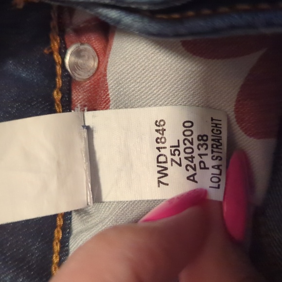 Lola👖 2/26 - Picture 16 of 16